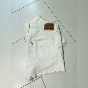 Levi's 501 White shorts